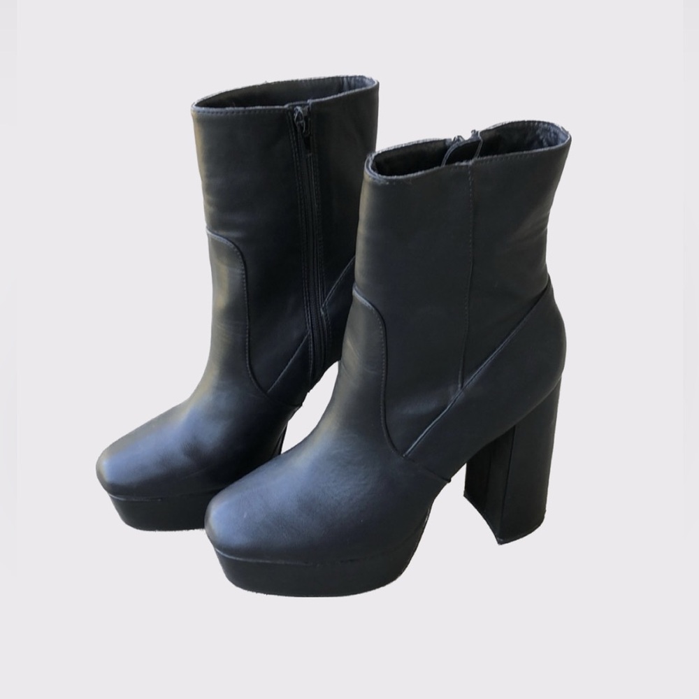 Dolls Kill platform boots - Picture 3 of 7